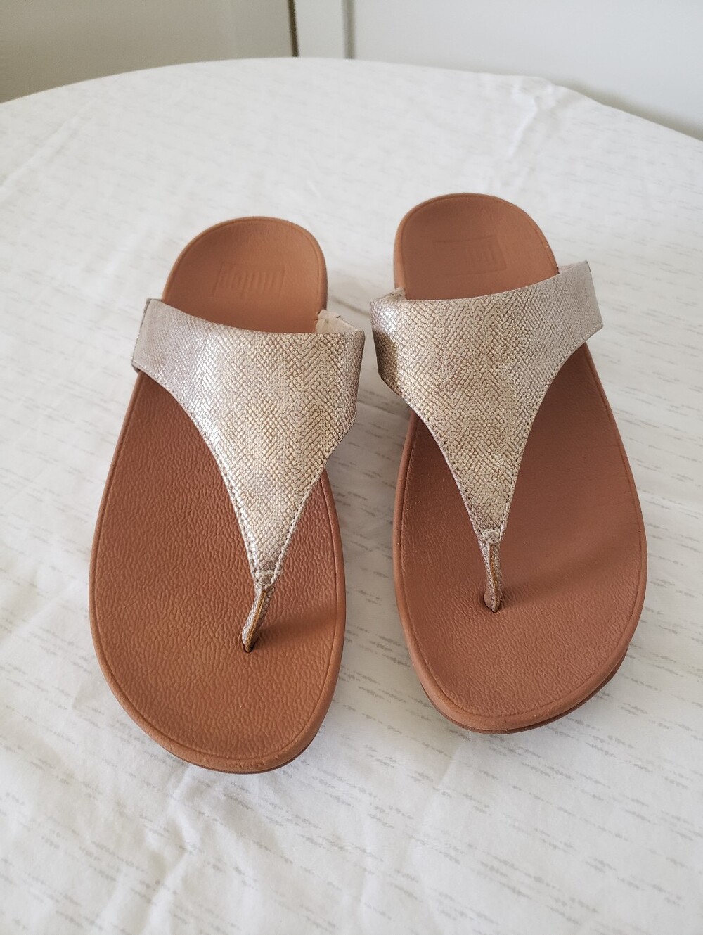 FitFlop Women's Shimmer/gold Lulu Sandals Size 7 FLAWS See 2 Pics